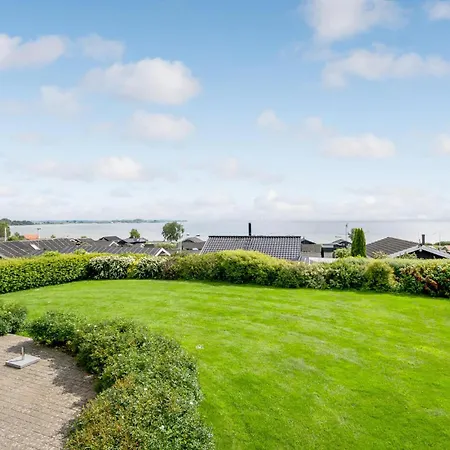 Tatil Evi Cozy In Sjolund With House Sea View