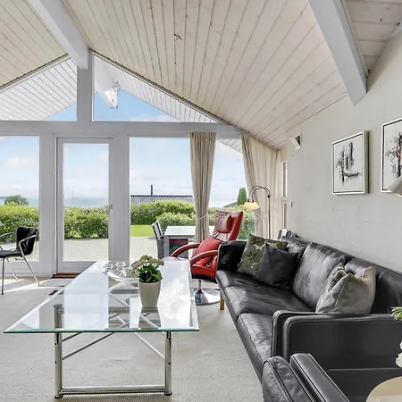 別荘 Amazing Home In Sjolund With Sauna Sjølund